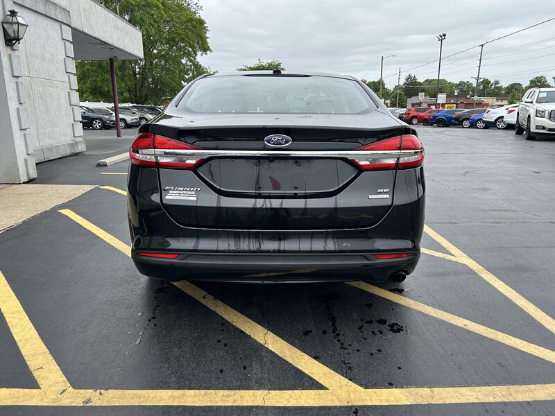 2017 Ford Fusion SE - Photo 7 - Fairview Heights, IL 62208