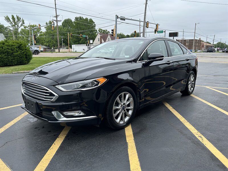 2017 Ford Fusion SE - Photo 3 - Fairview Heights, IL 62208