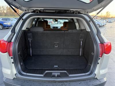 2011 Chevrolet Traverse LT   - Photo 8 - Cahokia, IL 62206