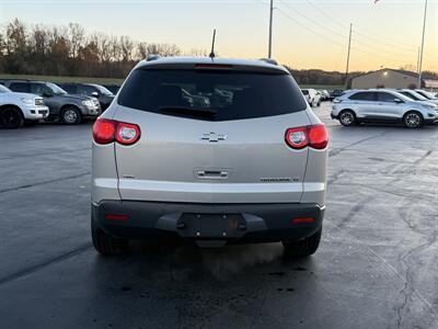 2011 Chevrolet Traverse LT   - Photo 6 - Cahokia, IL 62206
