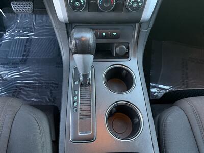 2011 Chevrolet Traverse LT   - Photo 15 - Cahokia, IL 62206