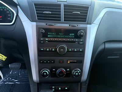 2011 Chevrolet Traverse LT   - Photo 14 - Cahokia, IL 62206