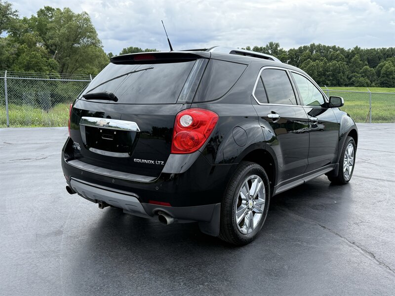 2011 Chevrolet Equinox LTZ - Photo 7 - Cahokia, IL 62206