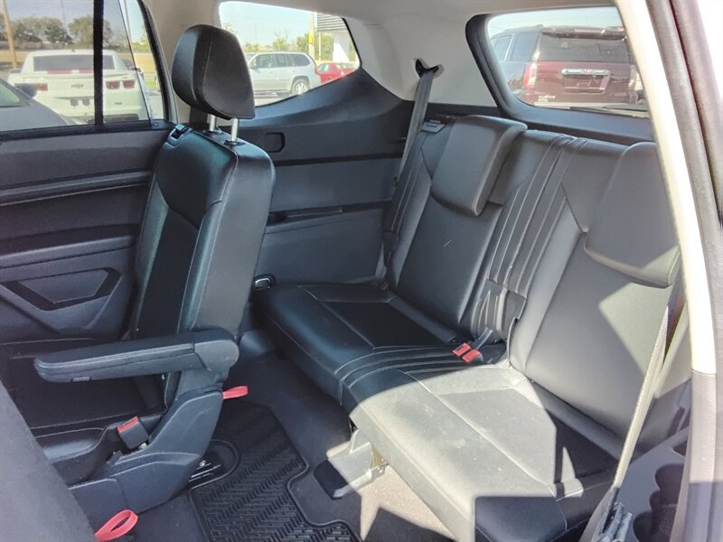 2019 Volkswagen Atlas V6 SE - Photo 6 - Cahokia, IL 62206