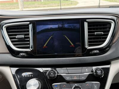 2017 Chrysler Pacifica Touring   - Photo 16 - Cahokia, IL 62206