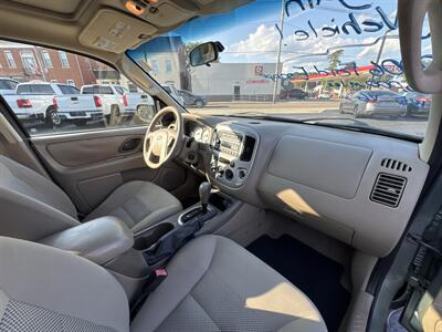 2006 Ford Escape XLT - Photo 11 - Millstadt, IL 62260