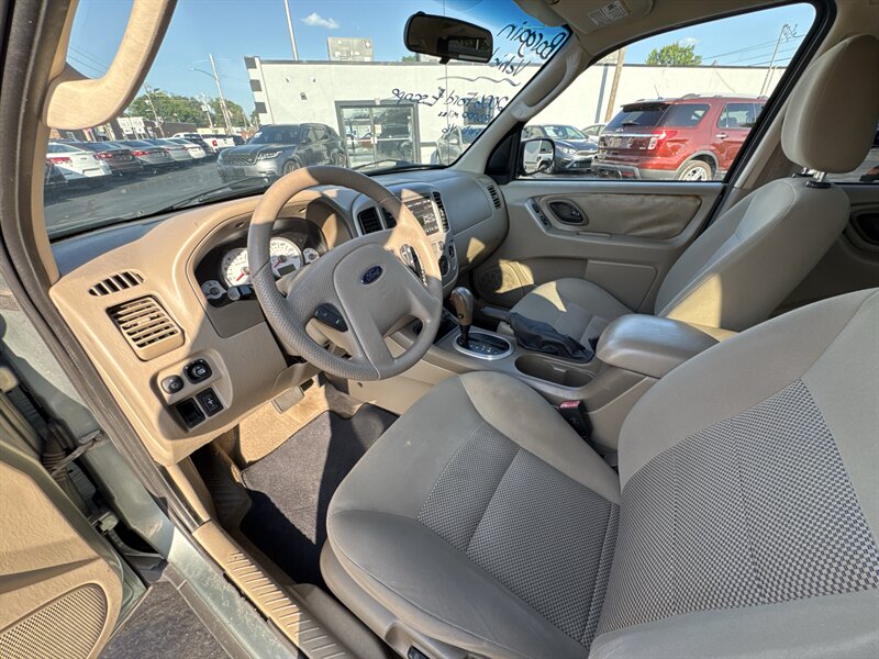 2006 Ford Escape XLT - Photo 9 - Millstadt, IL 62260