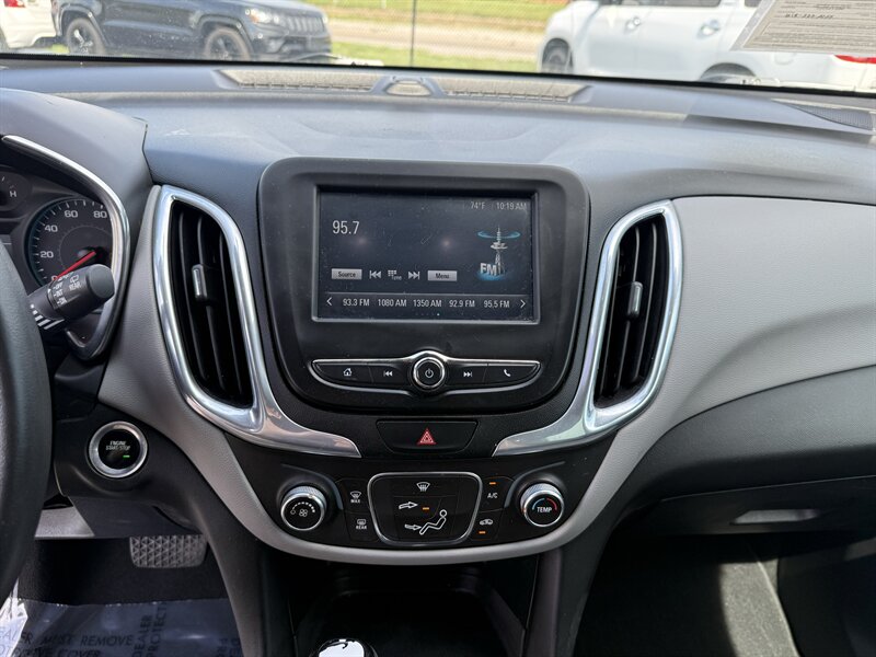 2018 Chevrolet Equinox LS - Photo 14 - Cahokia, IL 62206