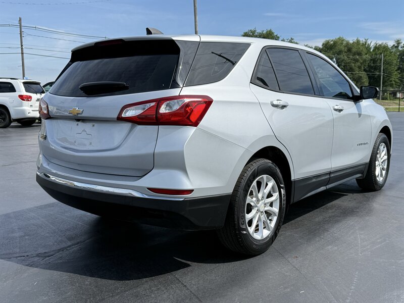 2018 Chevrolet Equinox LS - Photo 7 - Cahokia, IL 62206
