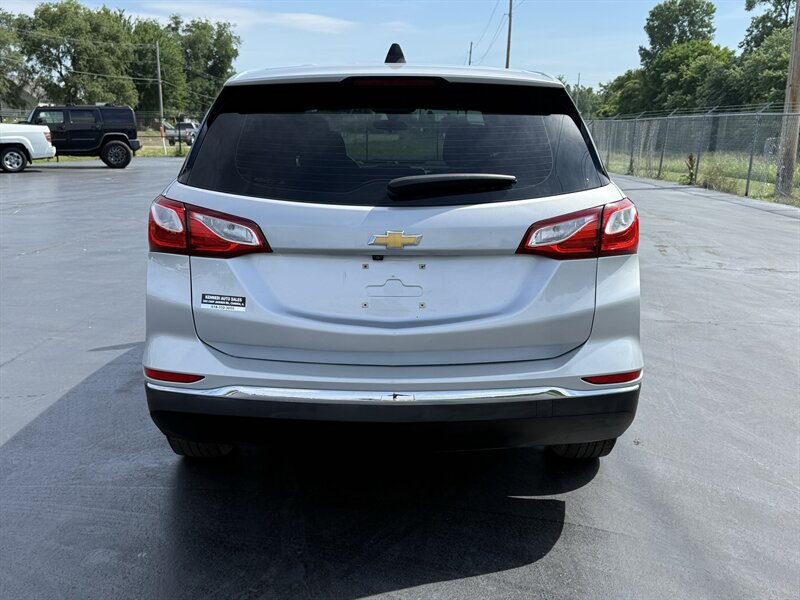 2018 Chevrolet Equinox LS - Photo 8 - Cahokia, IL 62206