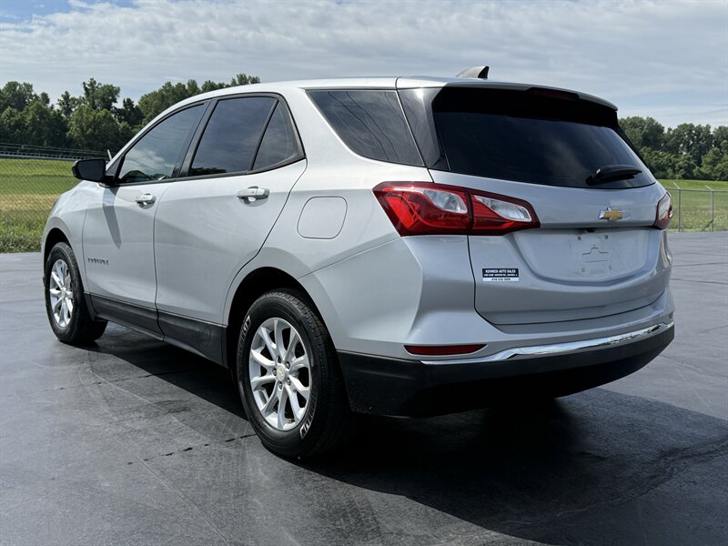 2018 Chevrolet Equinox LS - Photo 4 - Cahokia, IL 62206