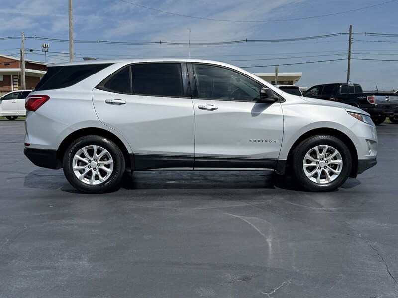 2018 Chevrolet Equinox LS - Photo 6 - Cahokia, IL 62206