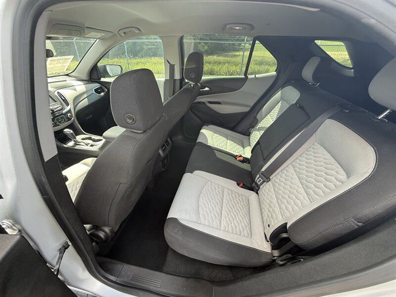 2018 Chevrolet Equinox LS - Photo 11 - Cahokia, IL 62206