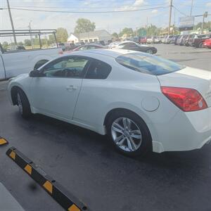 2010 Nissan Altima 2.5 S   - Photo 3 - Belleville, IL 62223