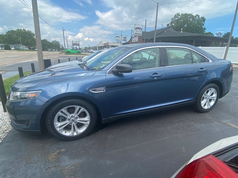 2018 Ford Taurus SE - Photo 3 - Belleville, IL 62226