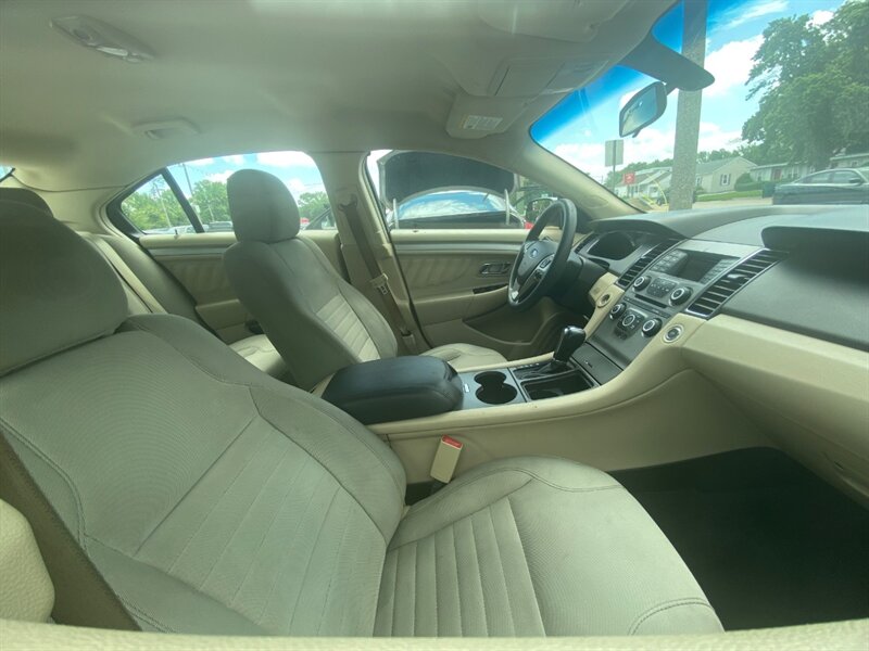 2018 Ford Taurus SE - Photo 7 - Belleville, IL 62226