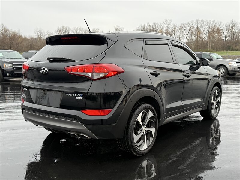 2016 Hyundai TUCSON Eco - Photo 5 - Cahokia, IL 62206