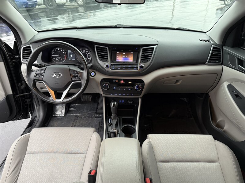 2016 Hyundai TUCSON Eco - Photo 11 - Cahokia, IL 62206