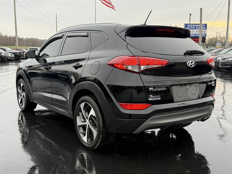 2016 Hyundai TUCSON Eco - Photo 7 - Cahokia, IL 62206