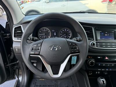 2017 Hyundai TUCSON SE - Photo 11 - Cahokia, IL 62206