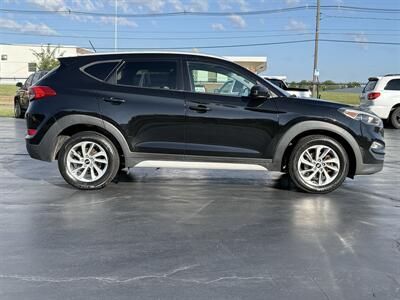 2017 Hyundai TUCSON SE - Photo 4 - Cahokia, IL 62206