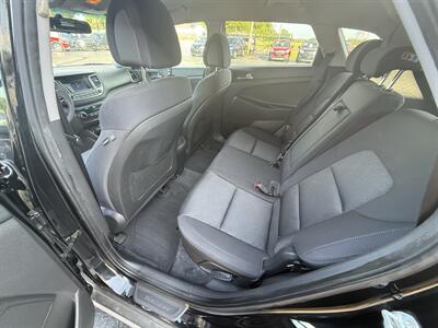 2017 Hyundai TUCSON SE - Photo 9 - Cahokia, IL 62206