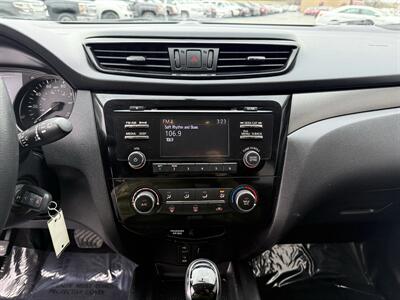 2018 Nissan Rogue Sport S   - Photo 13 - Cahokia, IL 62206