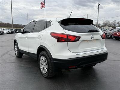 2018 Nissan Rogue Sport S   - Photo 3 - Cahokia, IL 62206