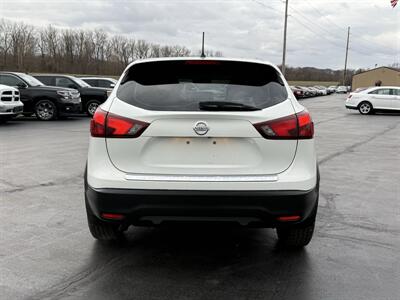 2018 Nissan Rogue Sport S   - Photo 4 - Cahokia, IL 62206