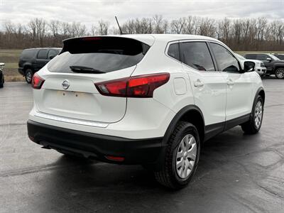 2018 Nissan Rogue Sport S   - Photo 5 - Cahokia, IL 62206