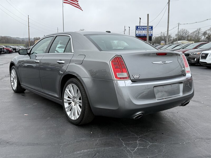 2012 Chrysler 300 Series Limited - Photo 7 - Cahokia, IL 62206