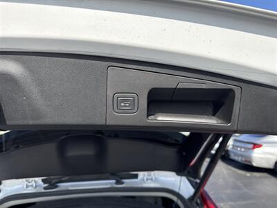 2020 Cadillac XT4 Premium Luxury - Photo 27 - Millstadt, IL 62260