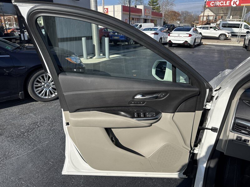 2020 Cadillac XT4 Premium Luxury - Photo 16 - Millstadt, IL 62260