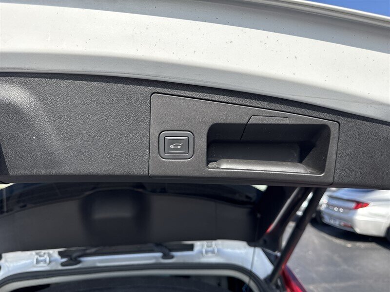 2020 Cadillac XT4 Premium Luxury - Photo 27 - Millstadt, IL 62260