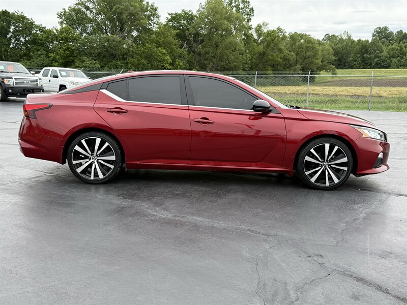 2020 Nissan Altima 2.5 SR - Photo 8 - Cahokia, IL 62206