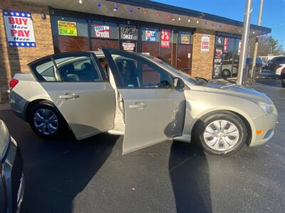 2014 Chevrolet Cruze LS Auto   - Photo 5 - Belleville, IL 62226