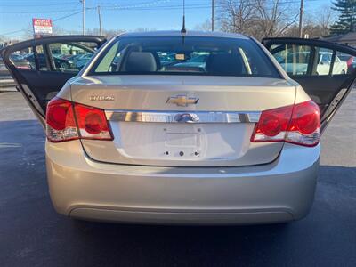 2014 Chevrolet Cruze LS Auto   - Photo 7 - Belleville, IL 62226