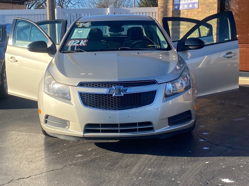 2014 Chevrolet Cruze LS Auto   - Photo 1 - Belleville, IL 62226