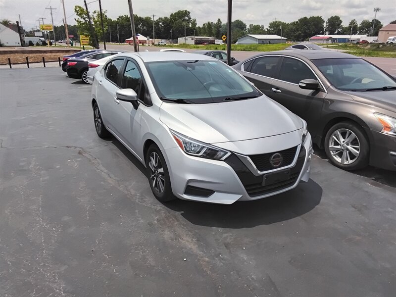 2021 Nissan Versa SV   - Photo 1 - Cahokia, IL 62206