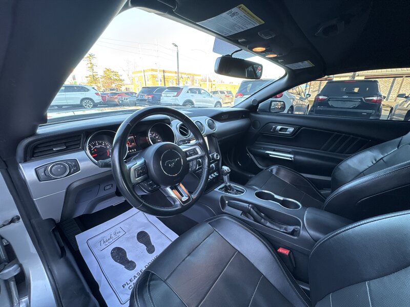 2020 Ford Mustang EcoBoost Premium - Photo 14 - Millstadt, IL 62260