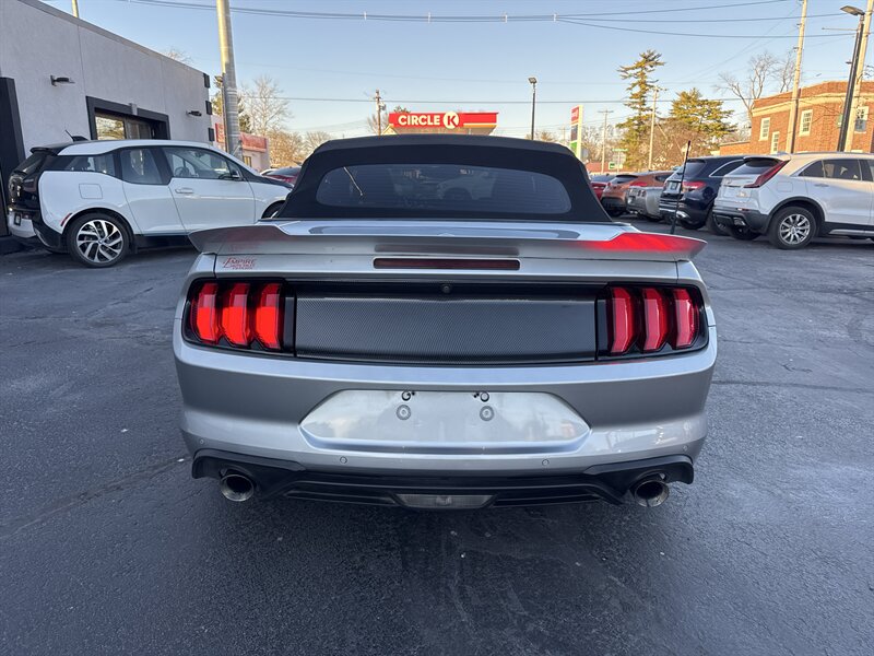 2020 Ford Mustang EcoBoost Premium - Photo 11 - Millstadt, IL 62260