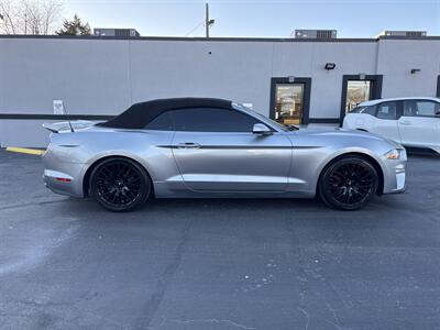 2020 Ford Mustang EcoBoost Premium - Photo 9 - Millstadt, IL 62260