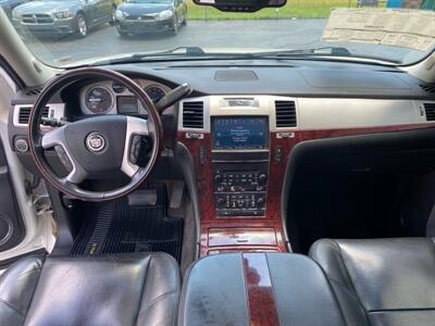 2011 Cadillac Escalade ESV Premium   - Photo 12 - Cahokia, IL 62206