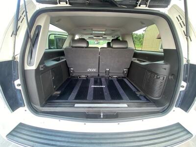 2011 Cadillac Escalade ESV Premium   - Photo 16 - Cahokia, IL 62206