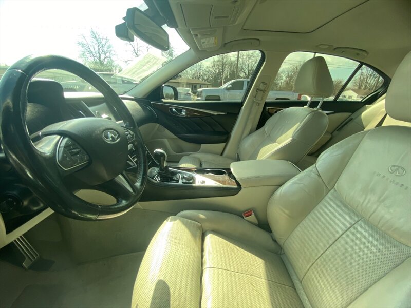 2014 INFINITI Q50 Hybrid Premium - Photo 5 - Belleville, IL 62226