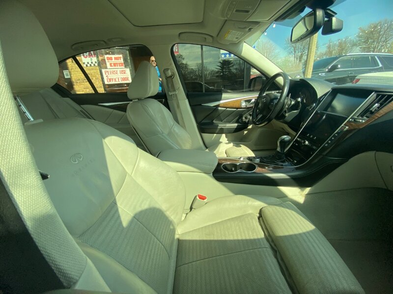 2014 INFINITI Q50 Hybrid Premium - Photo 9 - Belleville, IL 62226