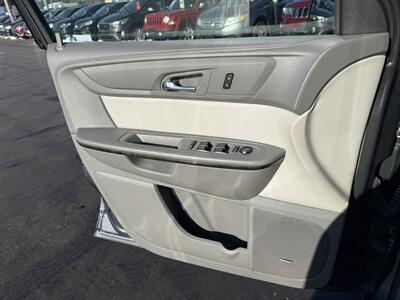 2014 GMC Acadia SLT-1   - Photo 16 - Cahokia, IL 62206