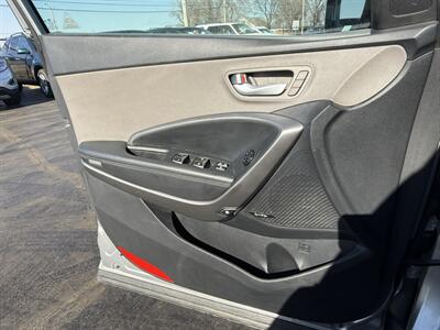 2015 Hyundai SANTA FE GLS   - Photo 19 - Cahokia, IL 62206
