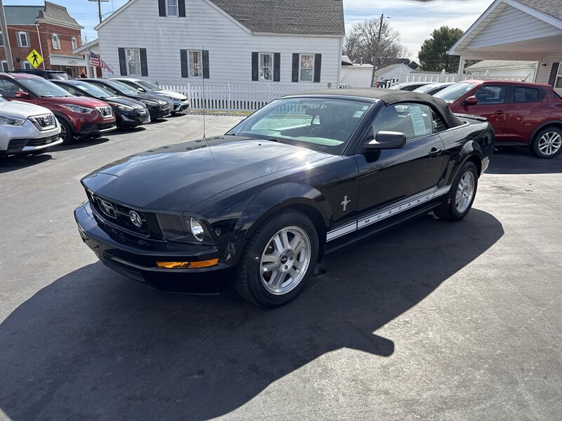 2007 Ford Mustang V6 Deluxe   - Photo 1 - Millstadt, IL 62260