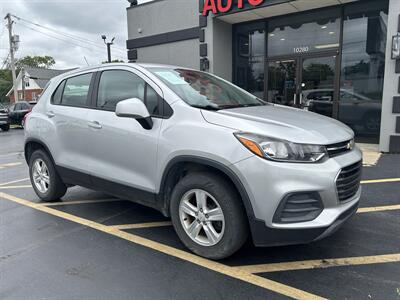 2018 Chevrolet Trax LS   - Photo 2 - Fairview Heights, IL 62208